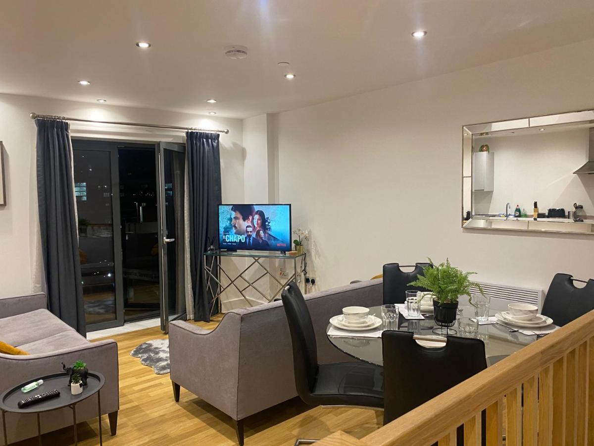 Modern 2 Bed Apartment With Juliet Balcony - Dhb Stays Leeds  Esterno foto