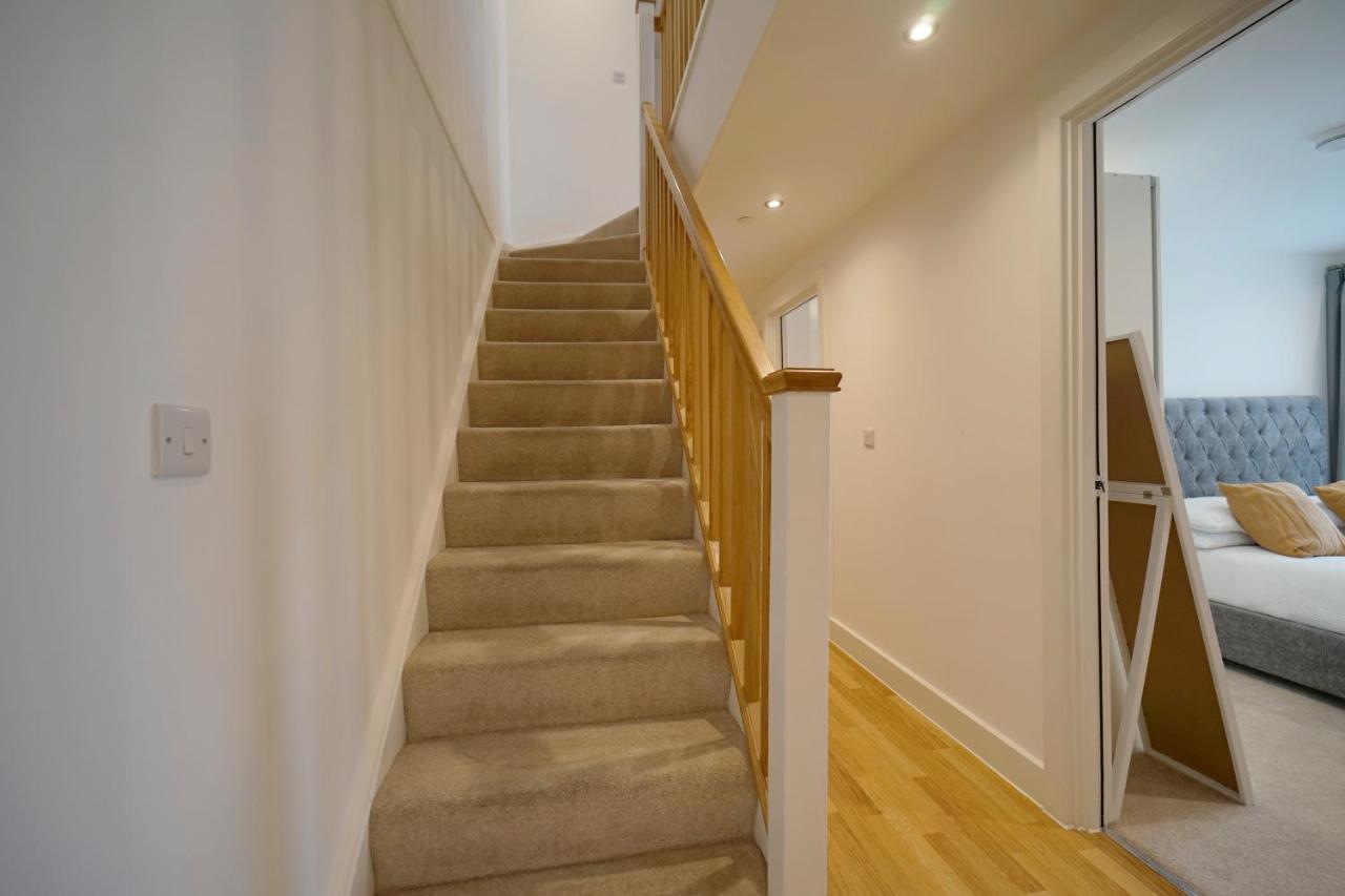 Modern 2 Bed Apartment With Juliet Balcony - Dhb Stays Leeds  Esterno foto